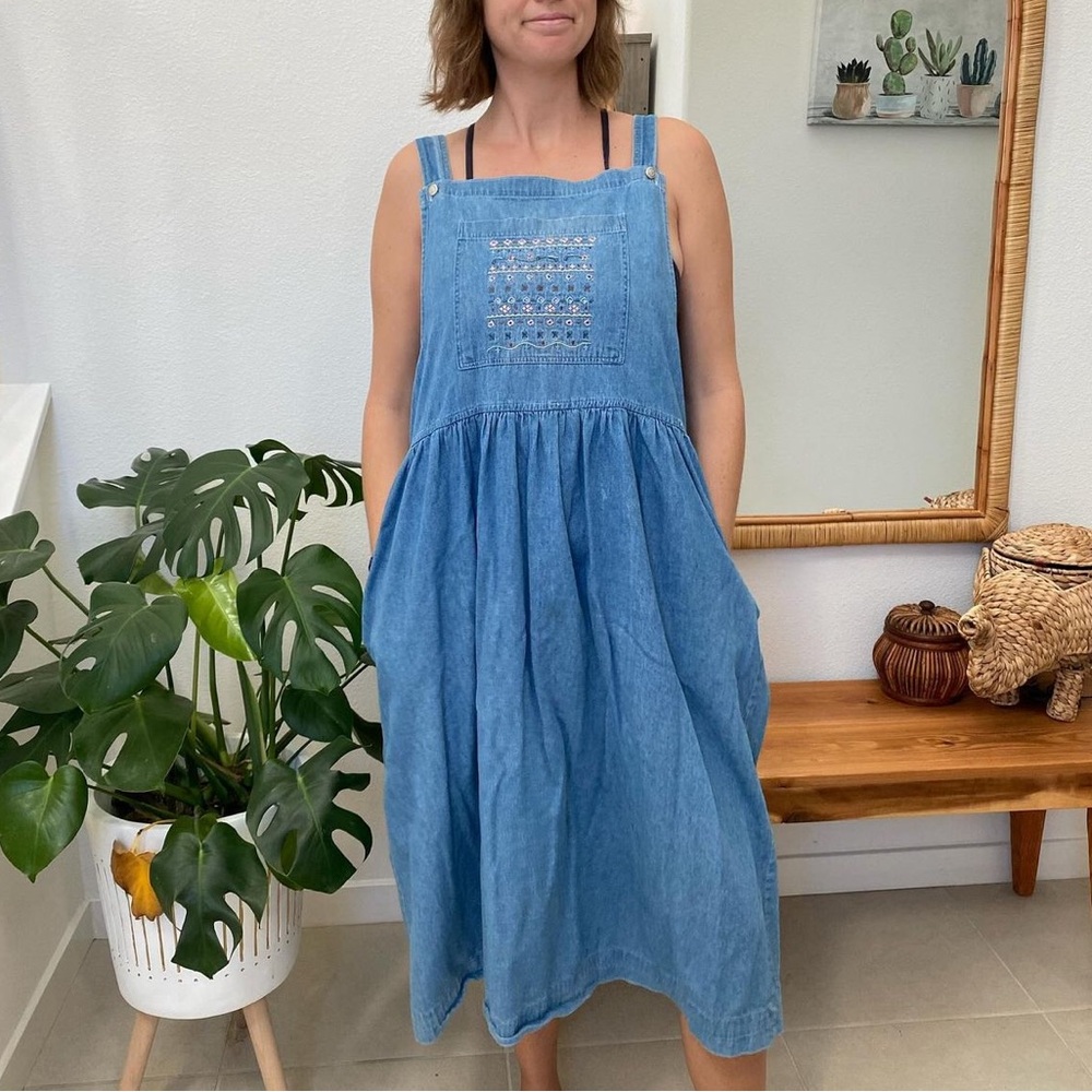 Vintage 100% cotton denim overalls dress with pockets and floral embroidery